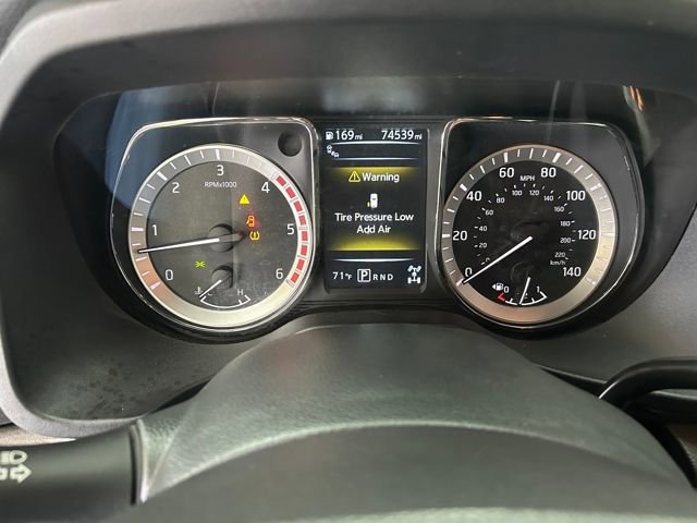 Used 2018 Nissan Titan SL w/ Midnight Edition image 18