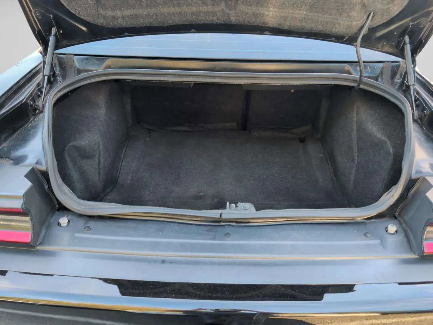 Used 2019 Dodge Challenger SXT AWD/4WD image 30