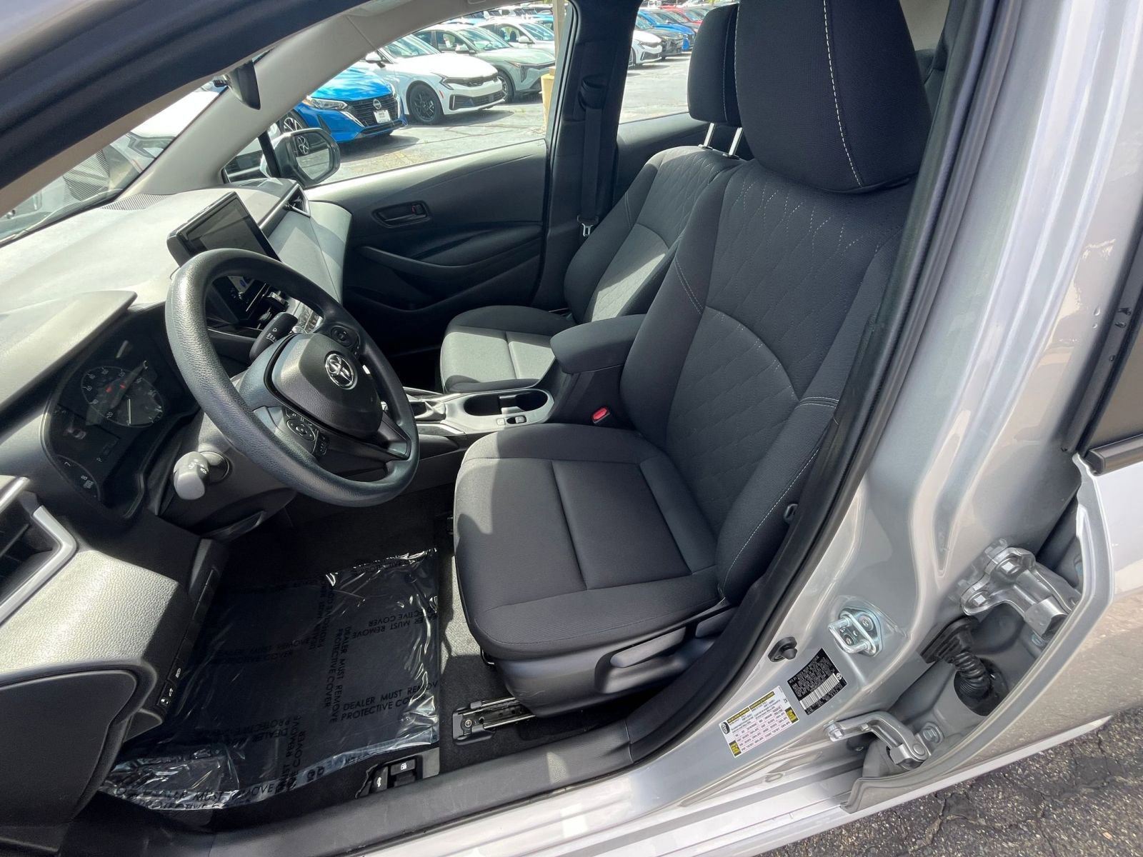 Used 2025 Toyota Corolla LE image 31