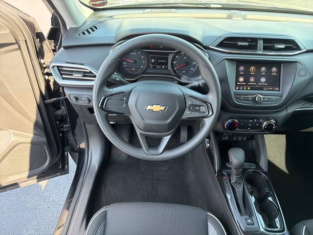 Used 2021 Chevrolet TrailBlazer LS FWD image 14