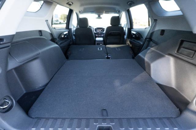 Used 2024 GMC Terrain SLE w/ Driver Convenience Package image 35