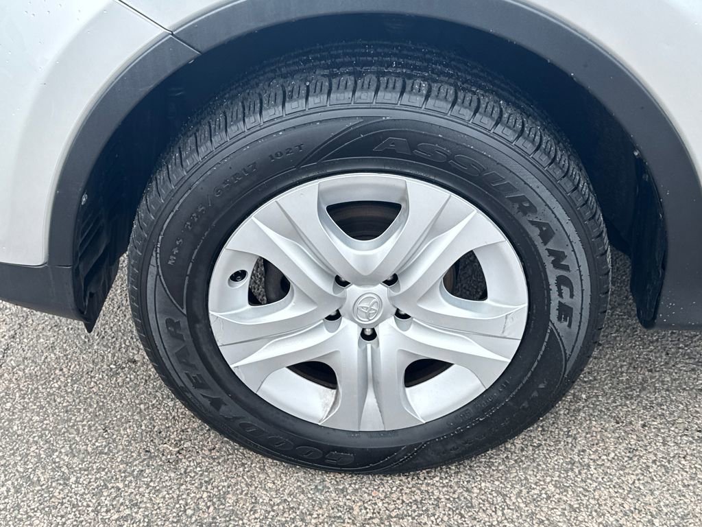 Used 2014 Toyota RAV4 LE image 36