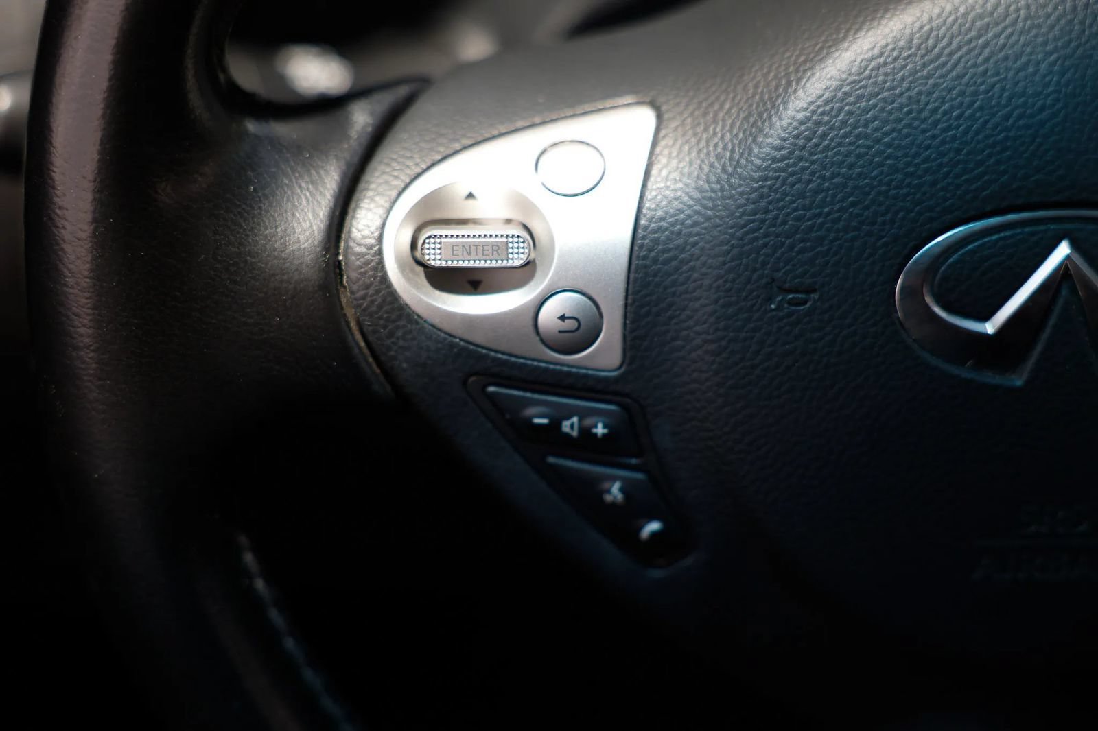 Used 2011 INFINITI FX35 2WD w/ Premium Pkg image 27