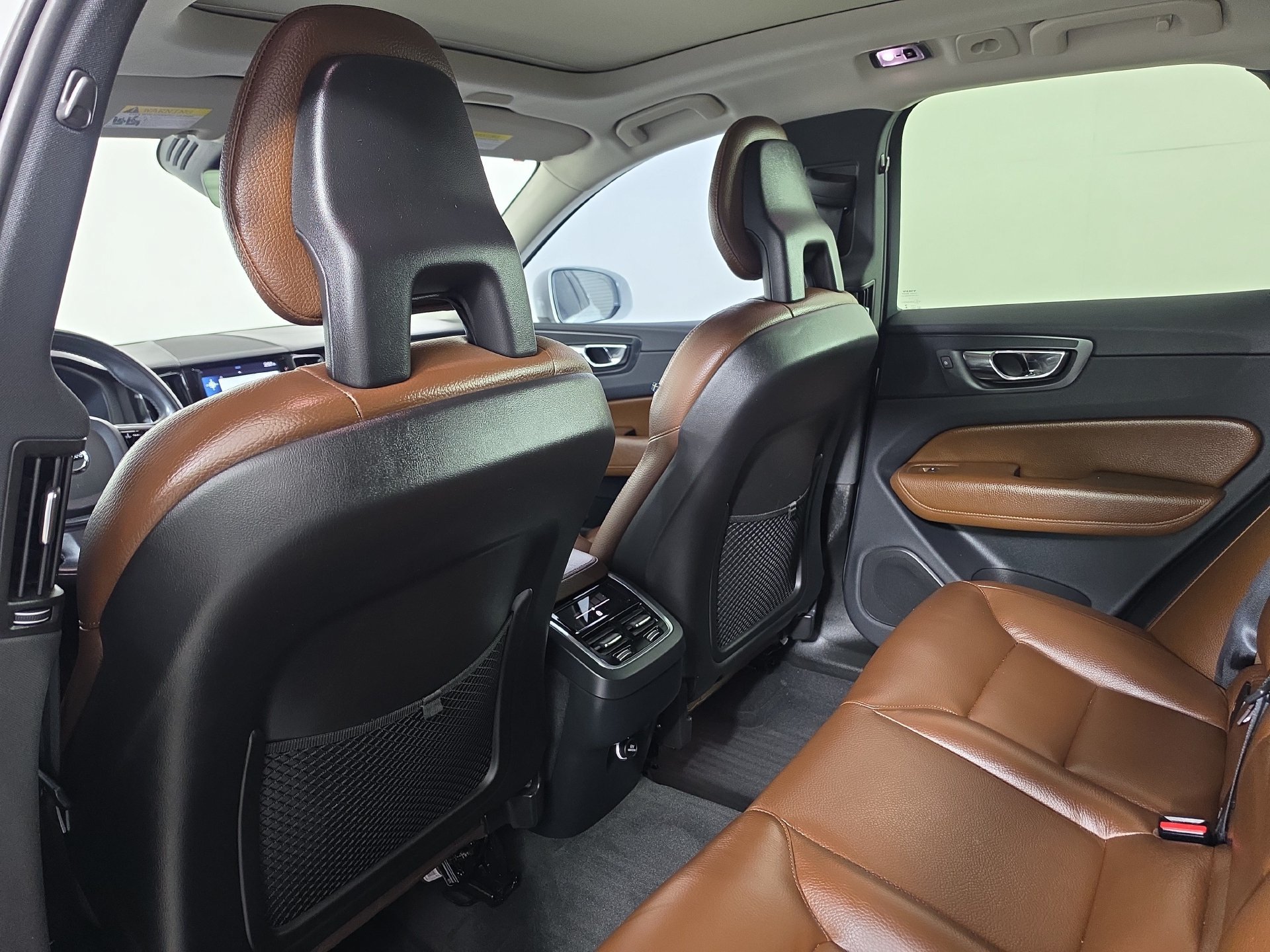 Used 2018 Volvo XC60 T6 Inscription w/ Convenience Package AWD/4WD image 27