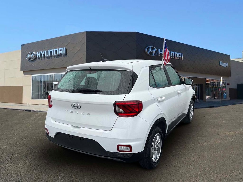 Certified 2023 Hyundai Venue SE FWD image 7