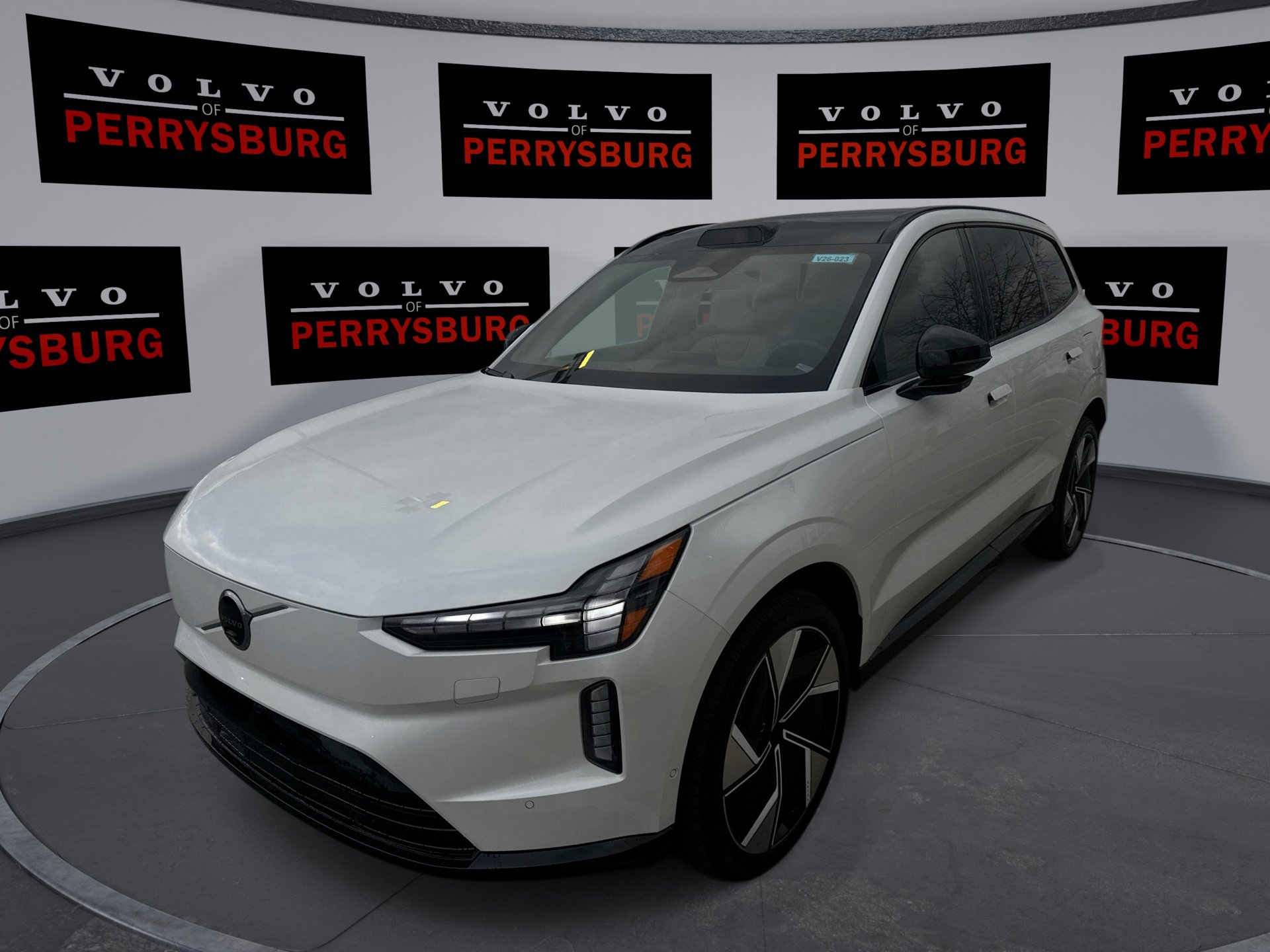 New 2025 Volvo EX90 Plus image 1