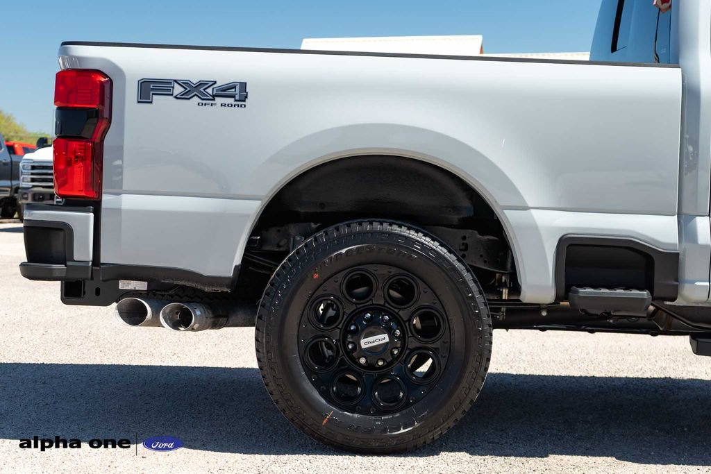 New 2026 Ford F250 Lariat w/ Black Appearance Package image 5