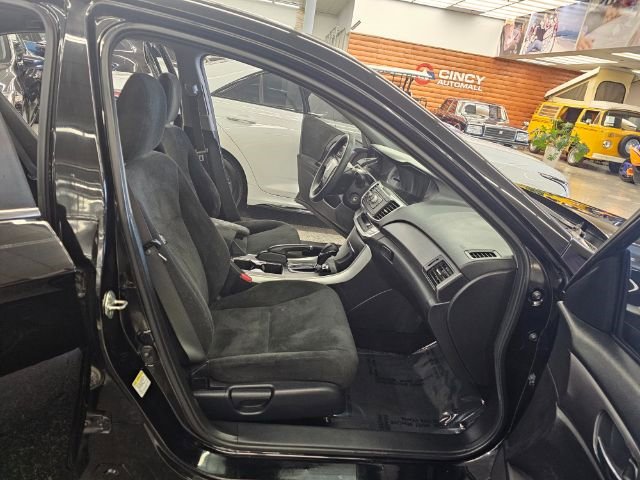 Used 2013 Honda Accord LX image 32