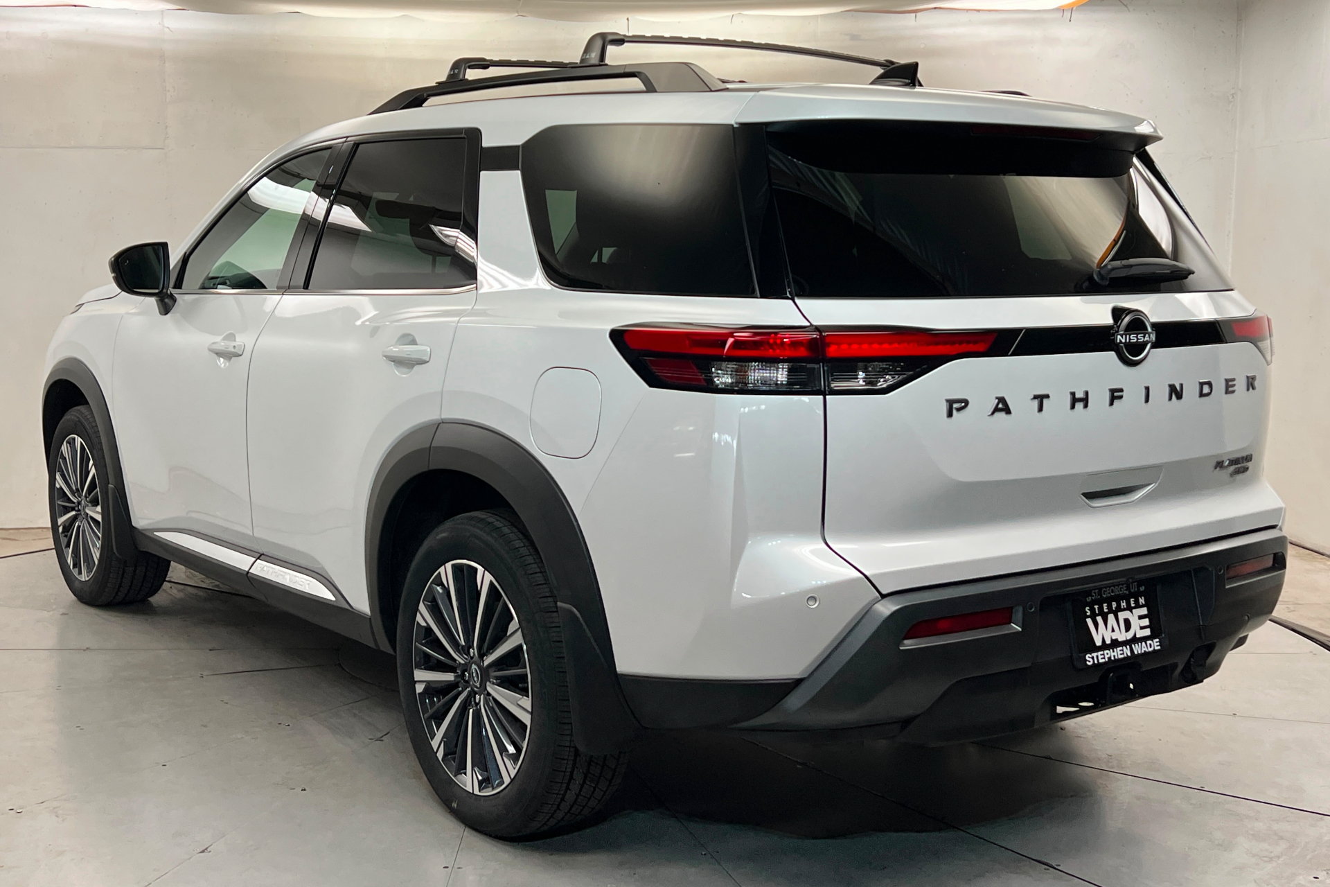 New 2026 Nissan Pathfinder Platinum AWD/4WD image 3