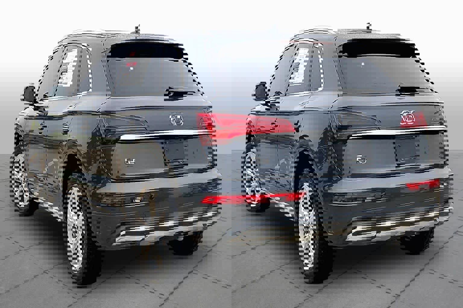 Used 2021 Audi Q5 Premium Plus image 11