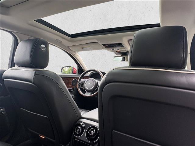 Used 2018 Jaguar XJ R-Sport AWD/4WD image 17