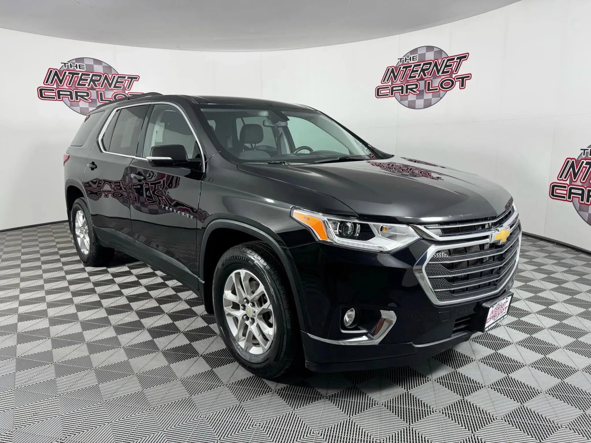 Used 2020 Chevrolet Traverse LT w/ LPO, Floor Liner Package image 9