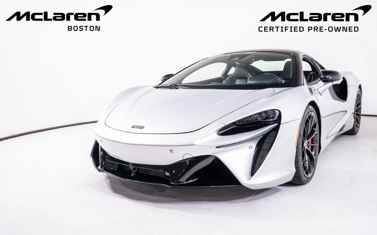 Used 2023 McLaren Artura RWD image 9