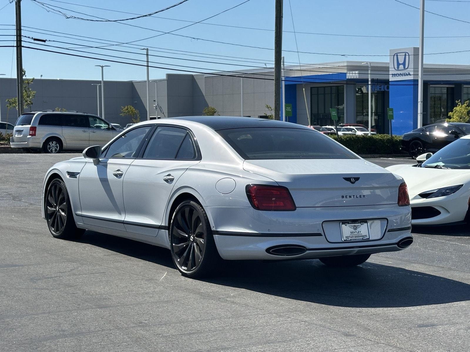New 2026 Bentley Flying Spur Plug-In Hybrid AWD/4WD image 3