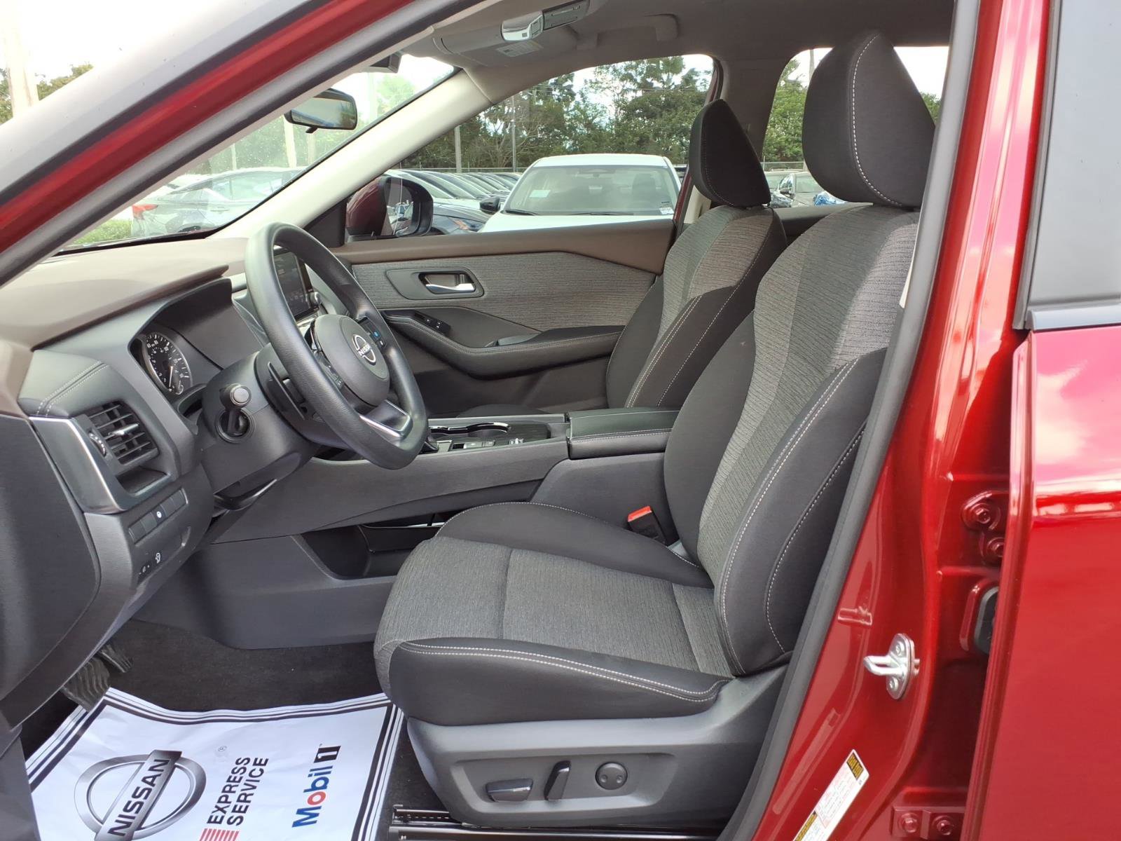 Certified 2023 Nissan Rogue SV image 15