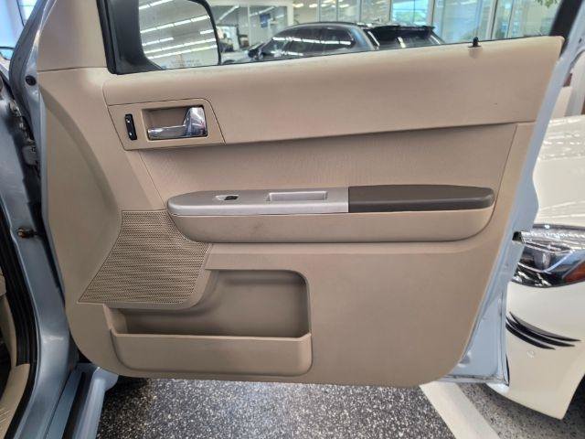 Used 2008 Mercury Mariner 4WD V6 image 32
