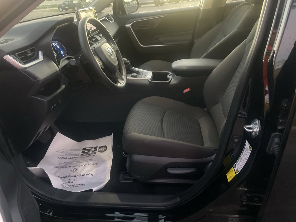 Used 2025 Toyota RAV4 LE image 11