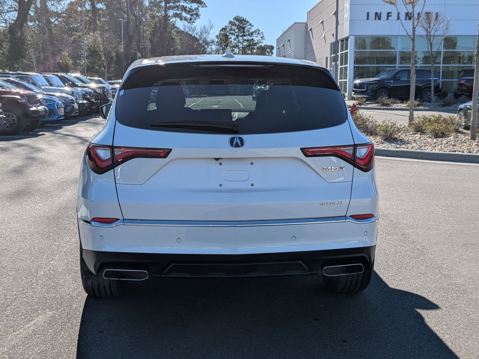 Used 2023 Acura MDX SH-AWD w/ Technology Package image 4