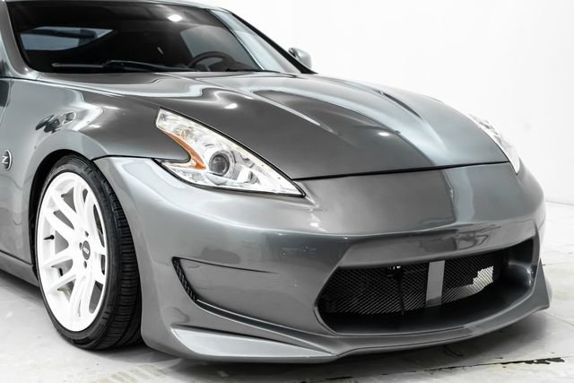 Used 2016 Nissan 370Z Coupe RWD image 10