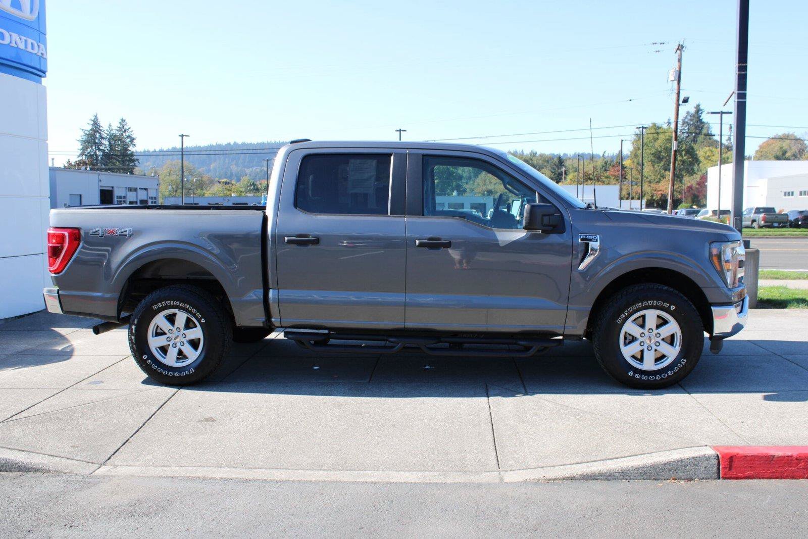 Used 2023 Ford F150 XLT AWD/4WD image 6