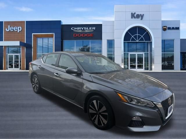 Used 2022 Nissan Altima 2.5 SV video 3