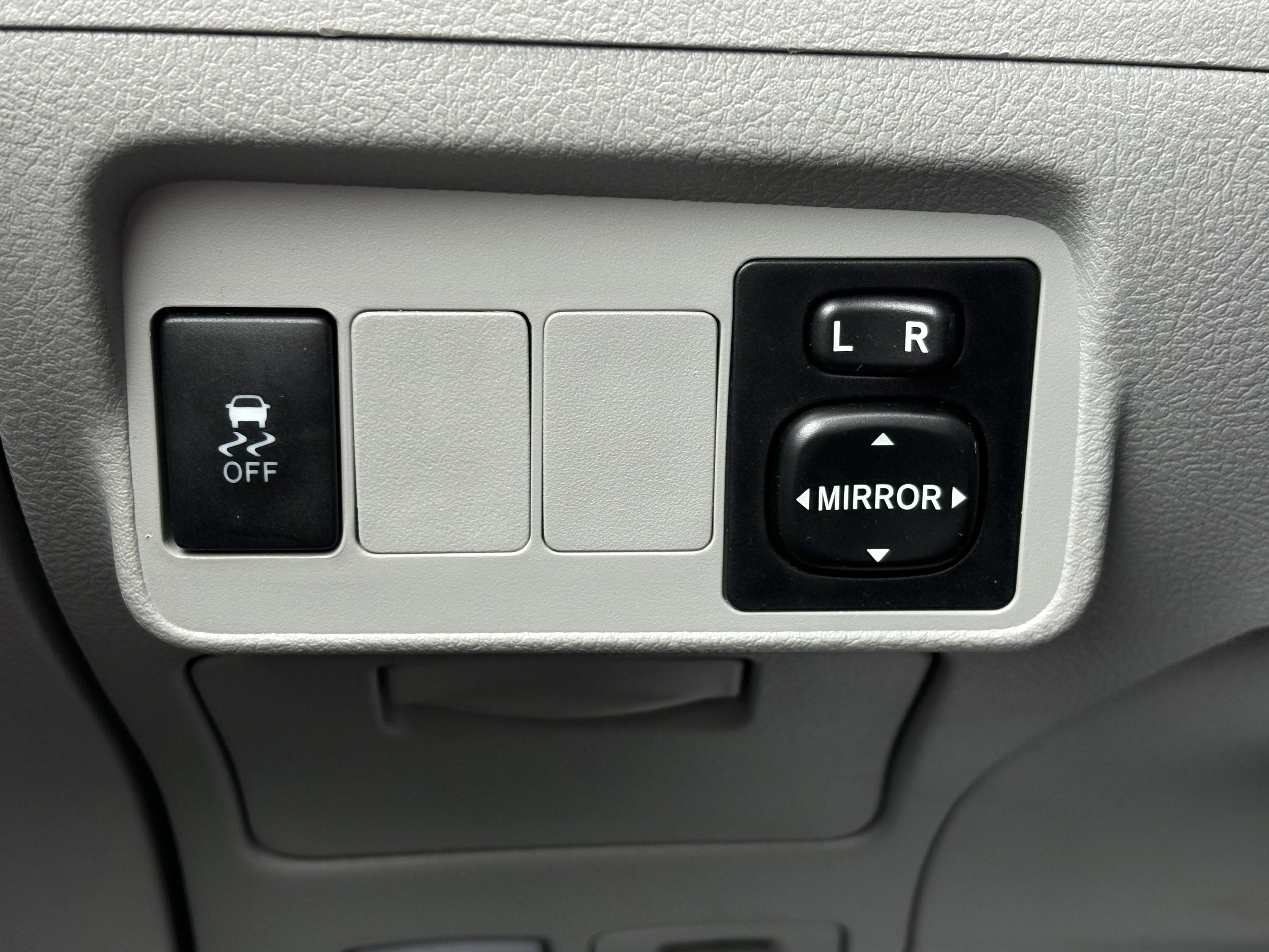 Used 2013 Toyota Corolla LE image 21