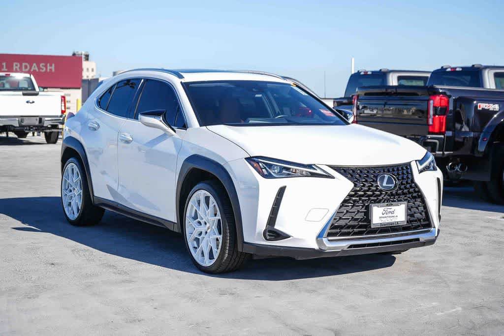 Used 2020 Lexus UX 200 w/ Accessory Package FWD image 3
