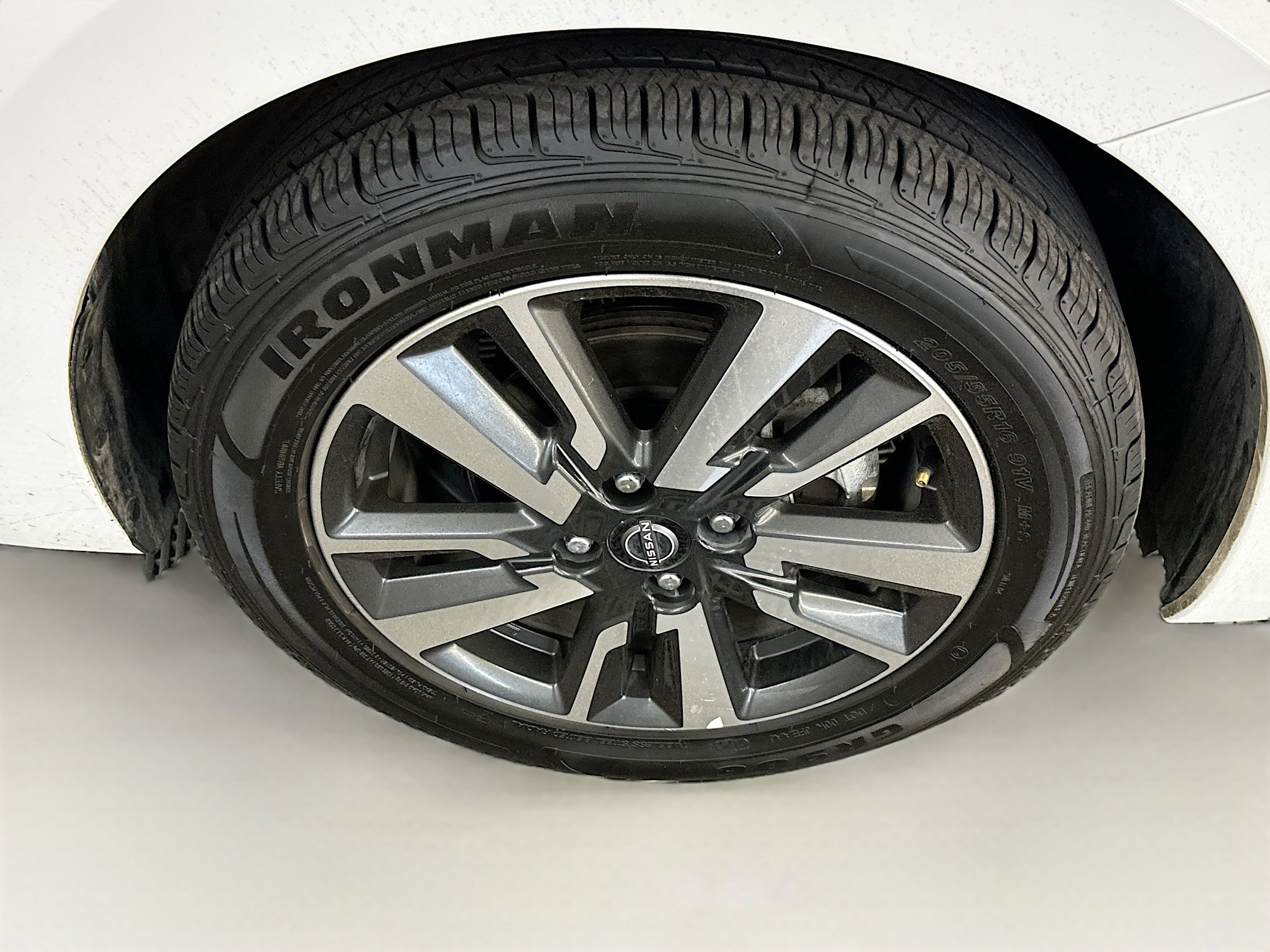 Used 2024 Nissan Versa S w/ S Plus Package image 11