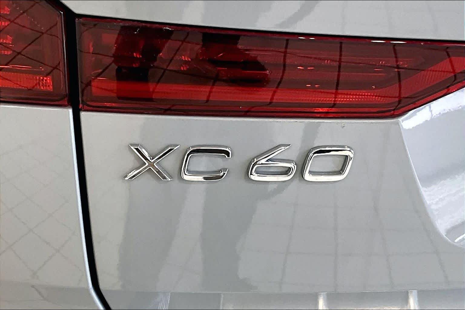 New 2026 Volvo XC60 T8 Plus w/ Protection Package Premier AWD/4WD image 6