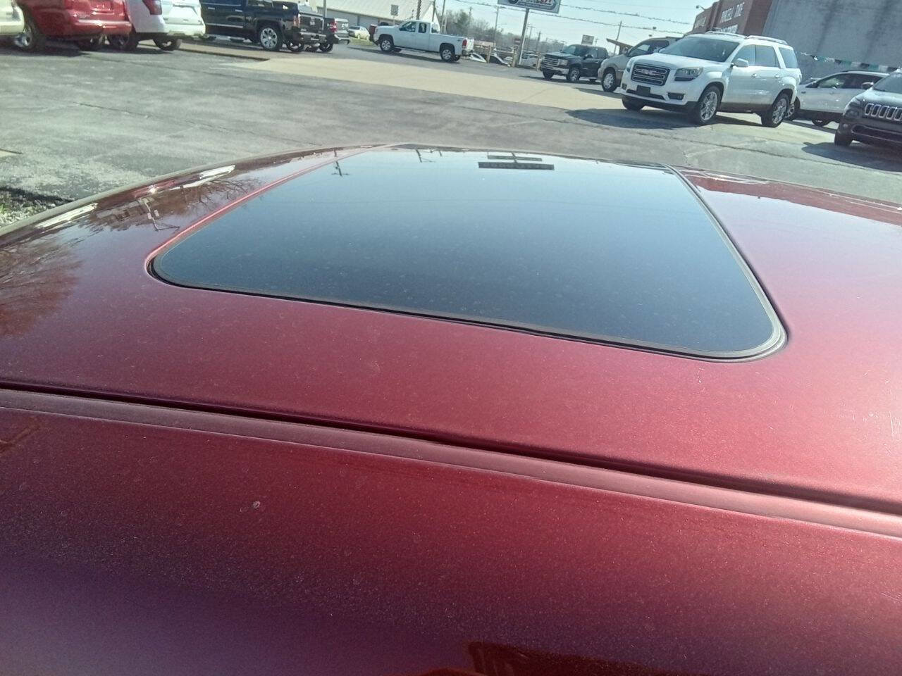 Used 2014 Dodge Challenger R/T image 9