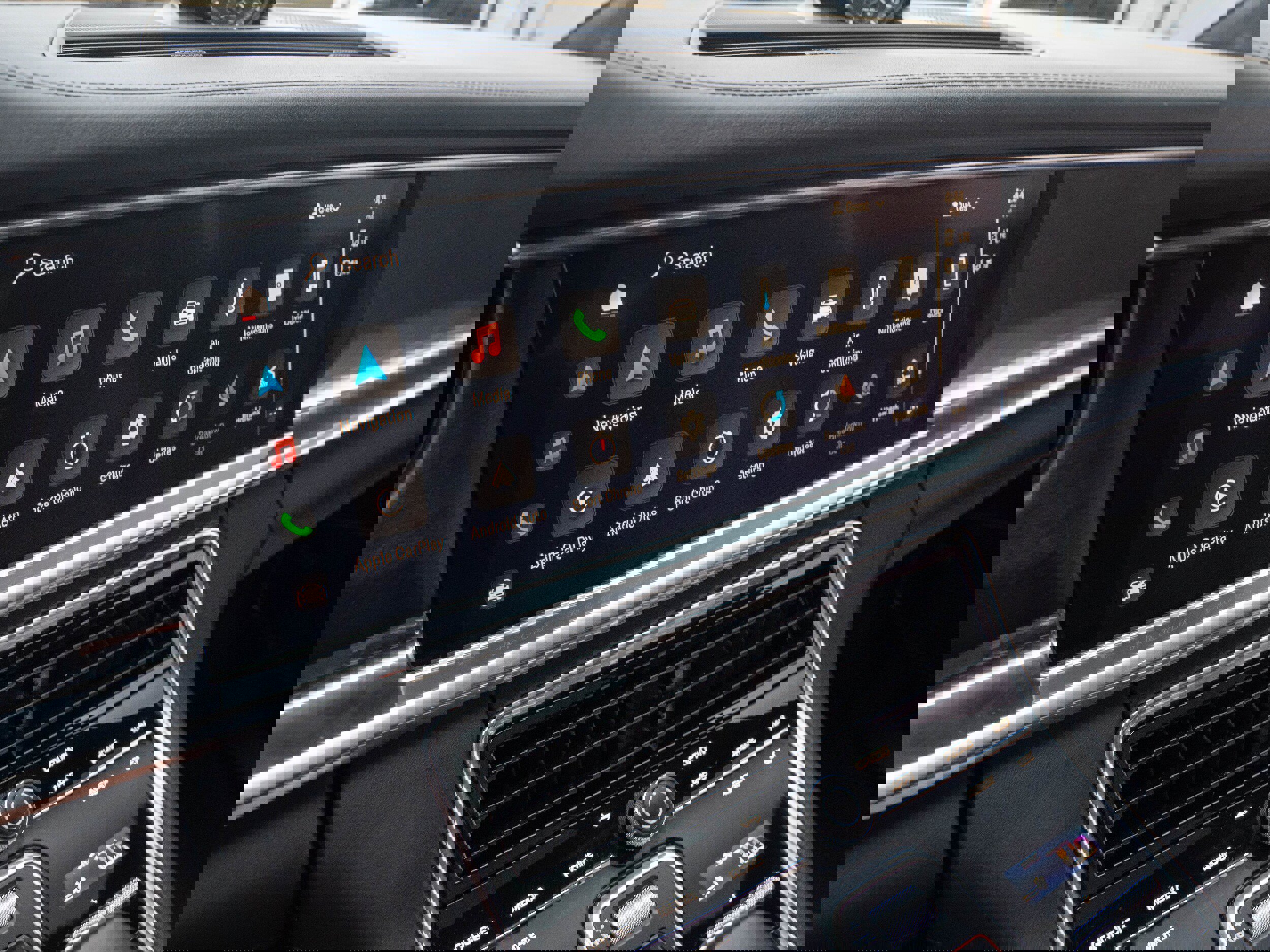 Used 2022 Porsche Panamera GTS w/ Premium Package image 24