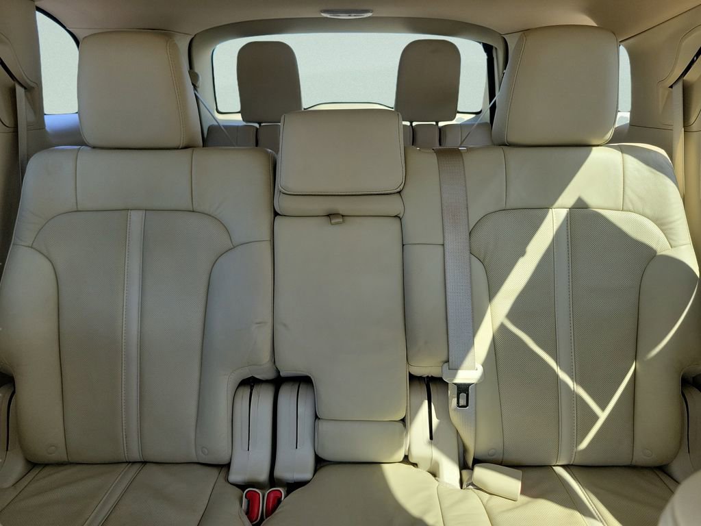 Used 2017 Lincoln MKT FWD image 13