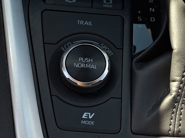 Used 2025 Toyota RAV4 XLE image 23