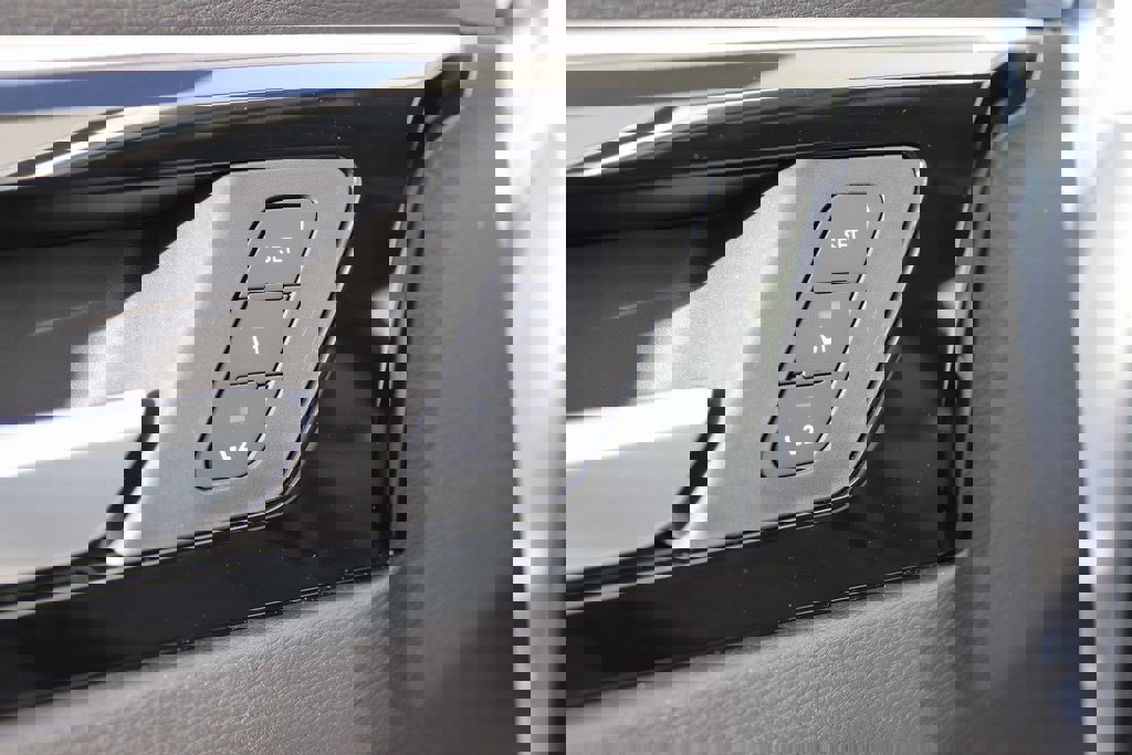 Used 2023 Mitsubishi Outlander SEL image 5