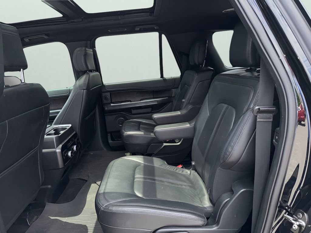 Used 2018 Ford Expedition Max Limited w/ Equipment Group 301A AWD/4WD image 8