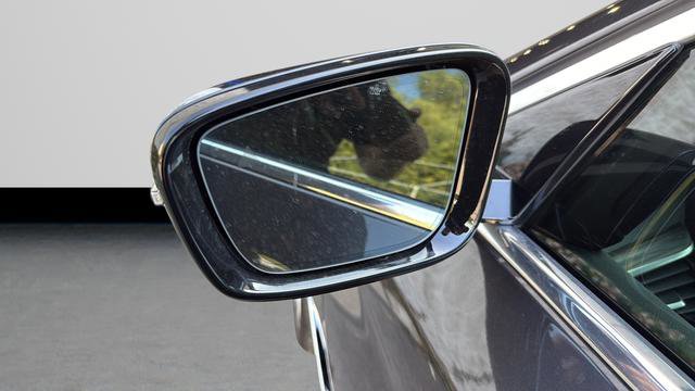 Used 2022 BMW 530i image 30