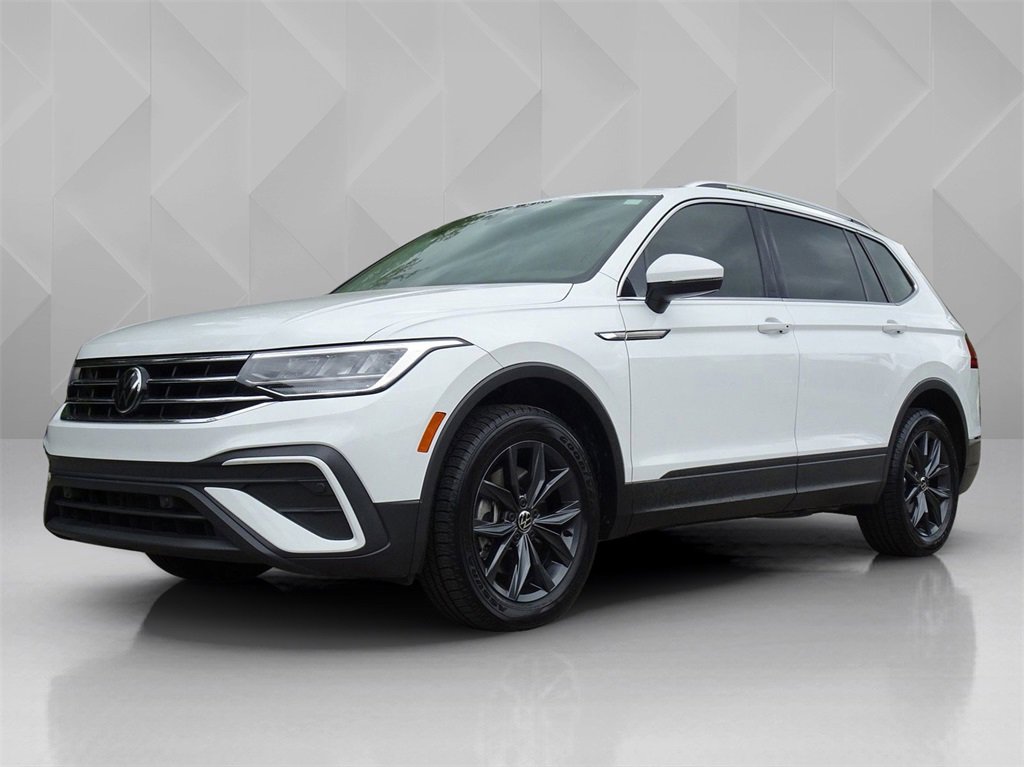 Used 2022 Volkswagen Tiguan SE image 1