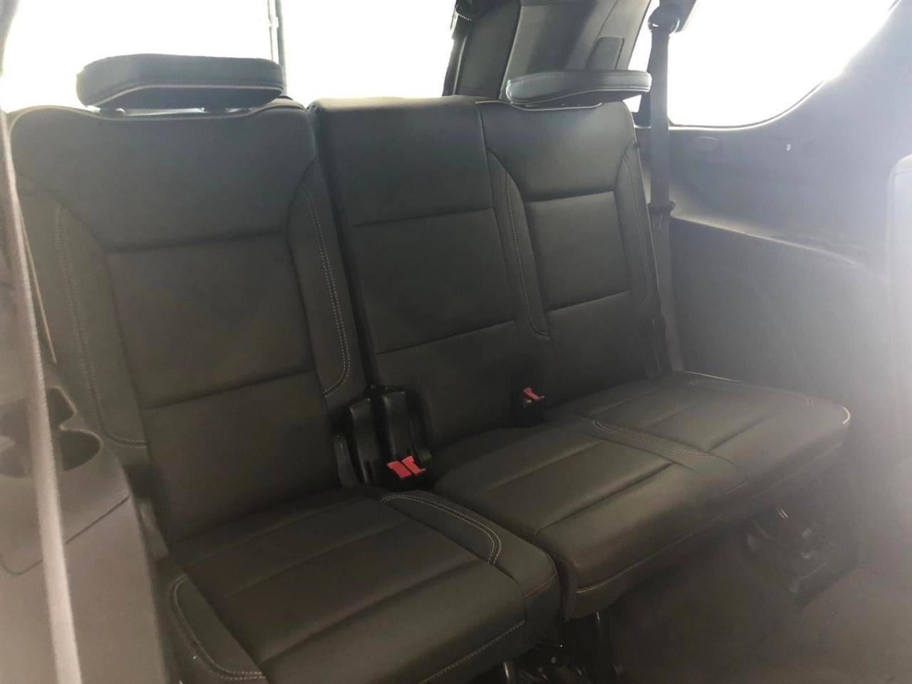 Used 2024 Chevrolet Tahoe Premier w/ Advanced Technology Package image 18