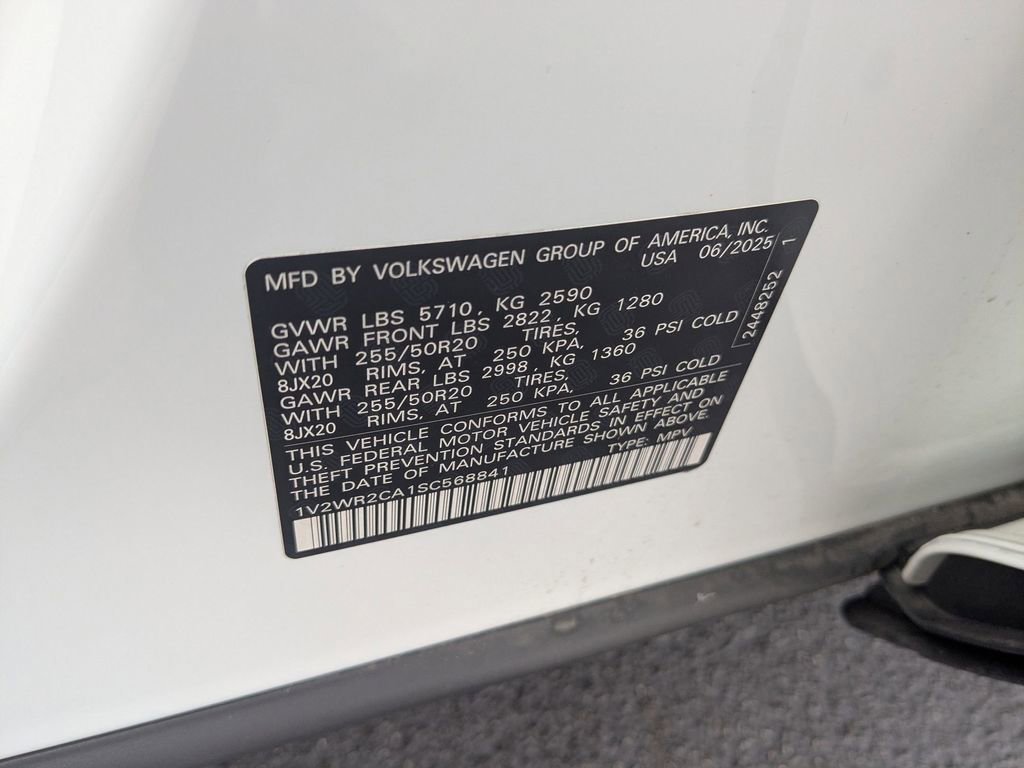 Used 2025 Volkswagen Atlas SE image 35