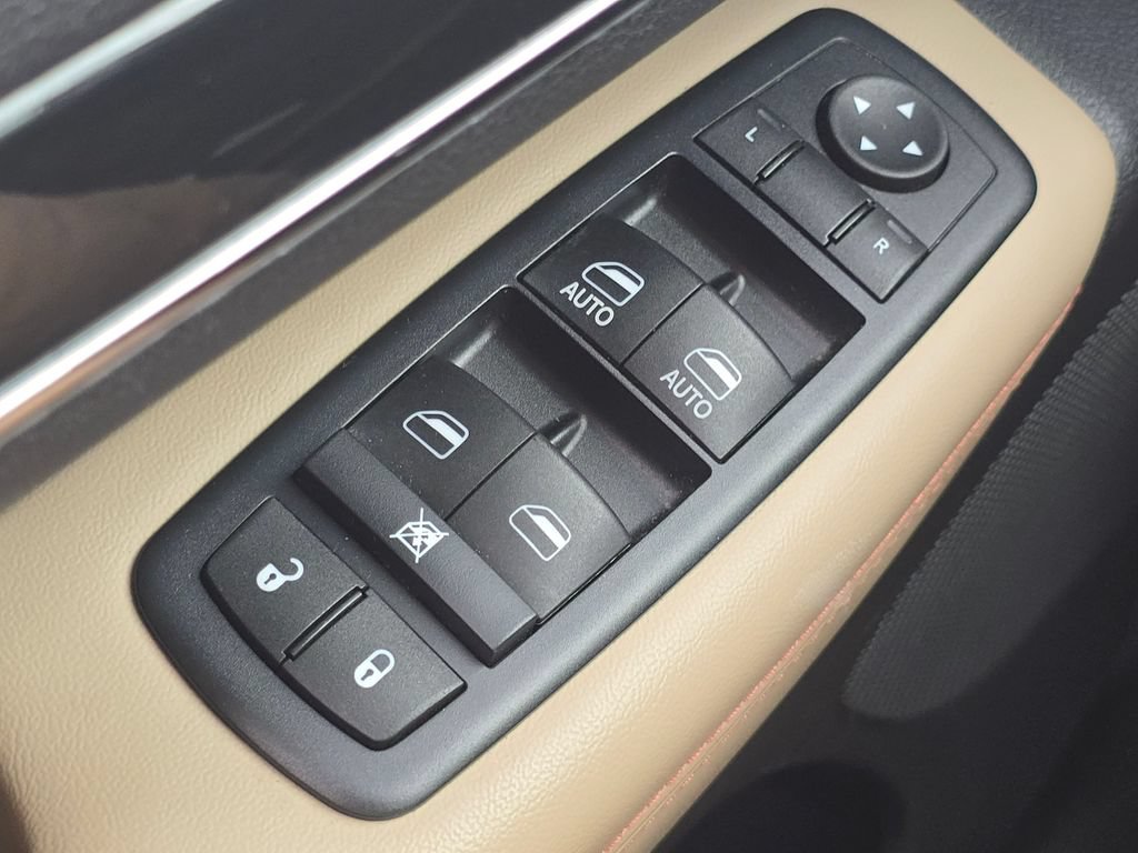 Used 2016 Jeep Grand Cherokee Limited 75th Anniversary AWD/4WD image 24