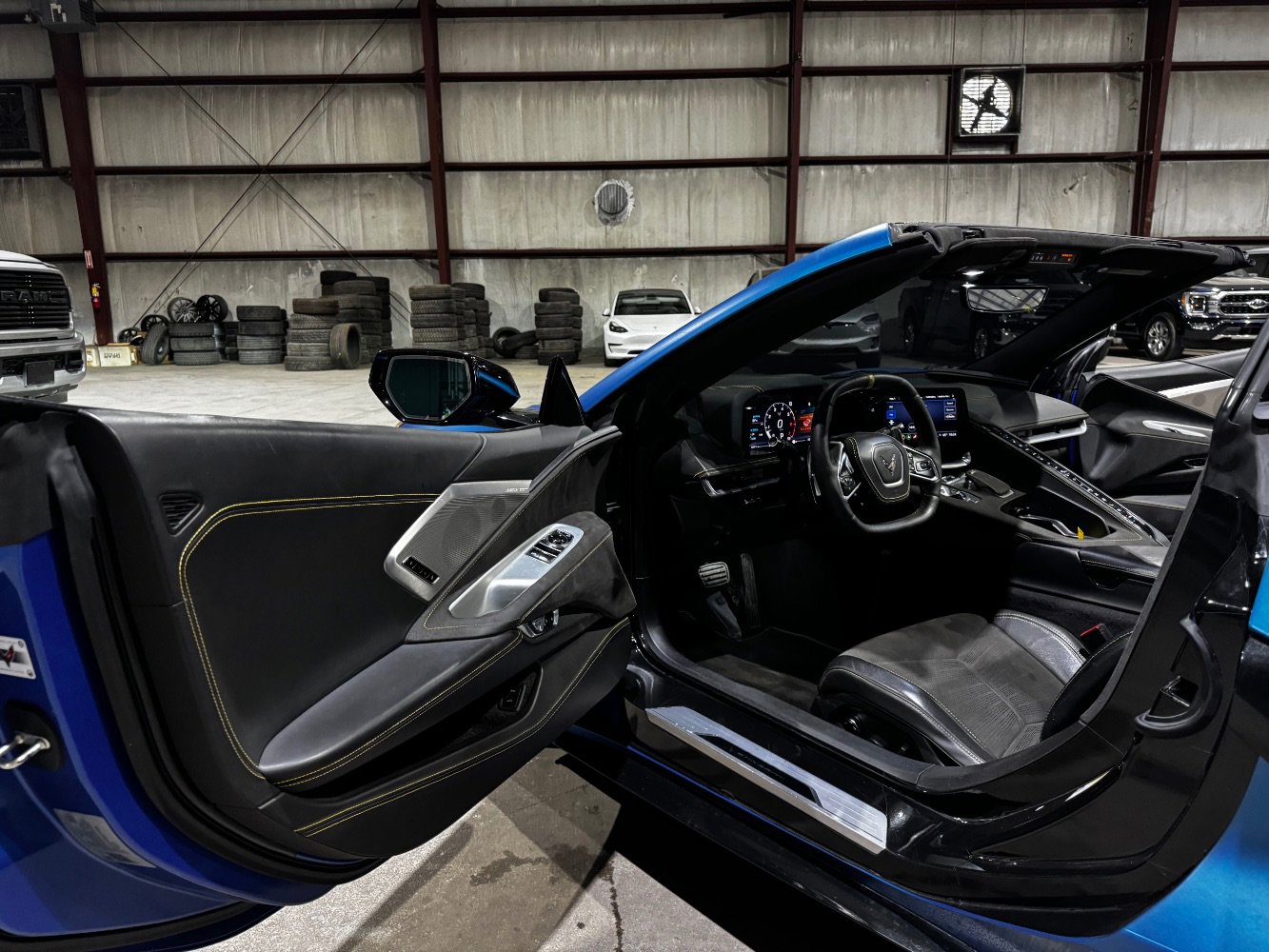 Used 2021 Chevrolet Corvette Stingray Premium Cpe w/ Z51 Performance Package image 21