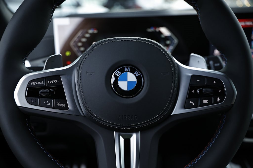 New 2026 BMW X5 M60i w/ Climate Comfort Package image 33