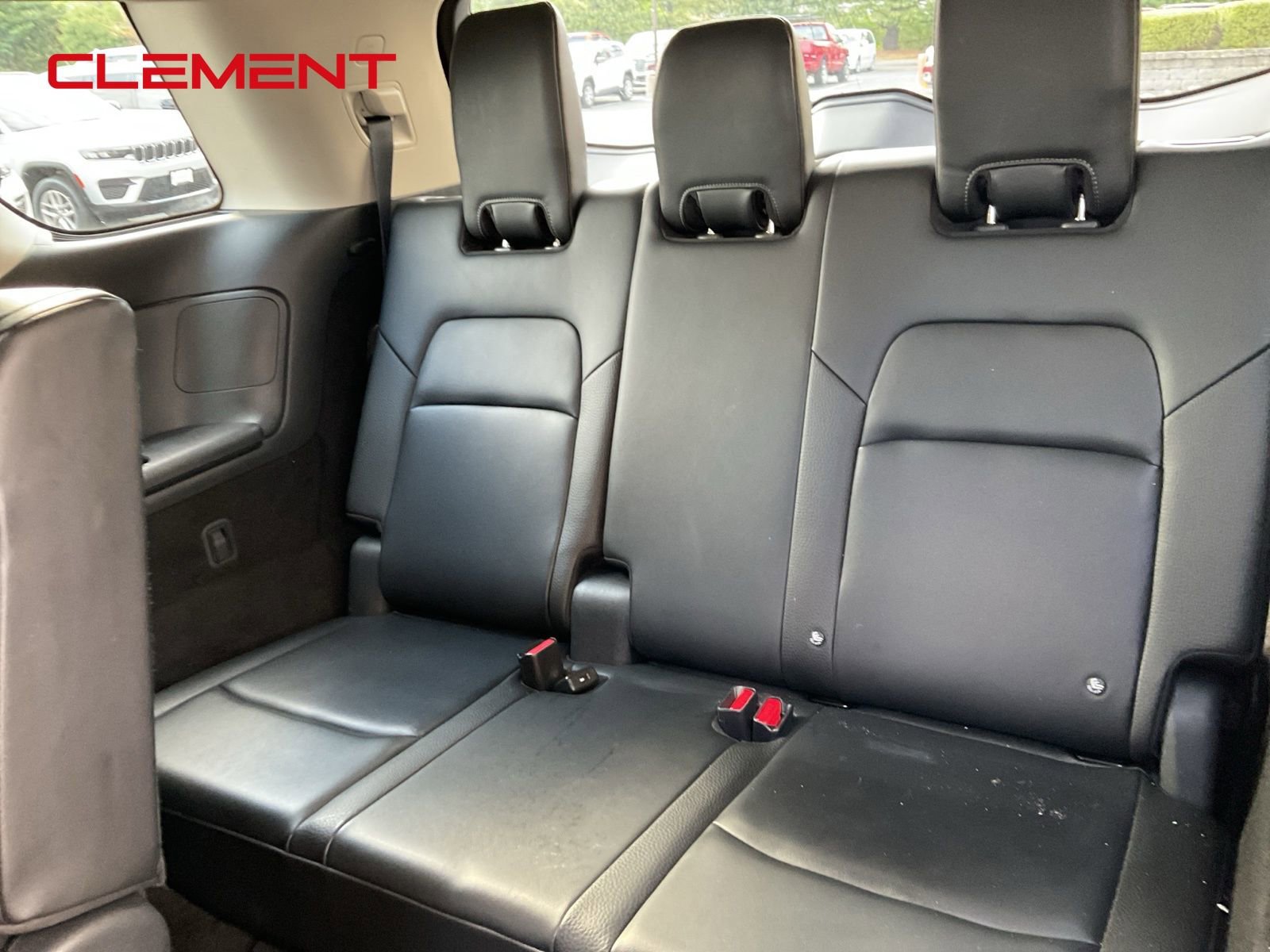 Used 2024 Nissan Pathfinder SL FWD image 31