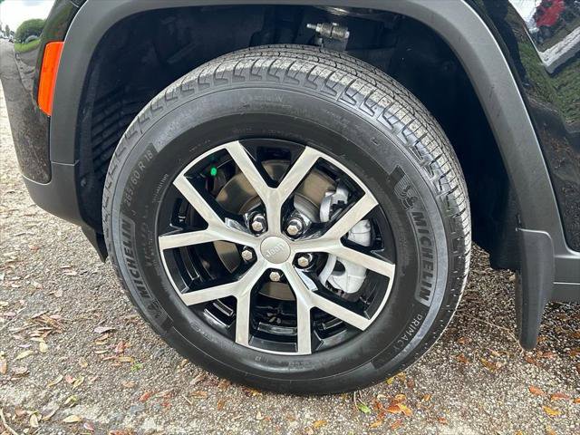 Certified 2025 Jeep Grand Cherokee Limited w/ MOPAR Finishing Package image 28