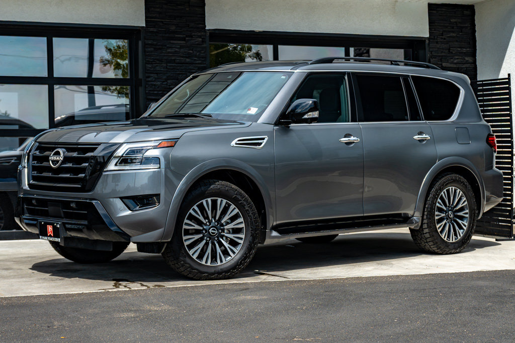 Used 2024 Nissan Armada SL w/ Midnight Edition Package AWD/4WD image 3