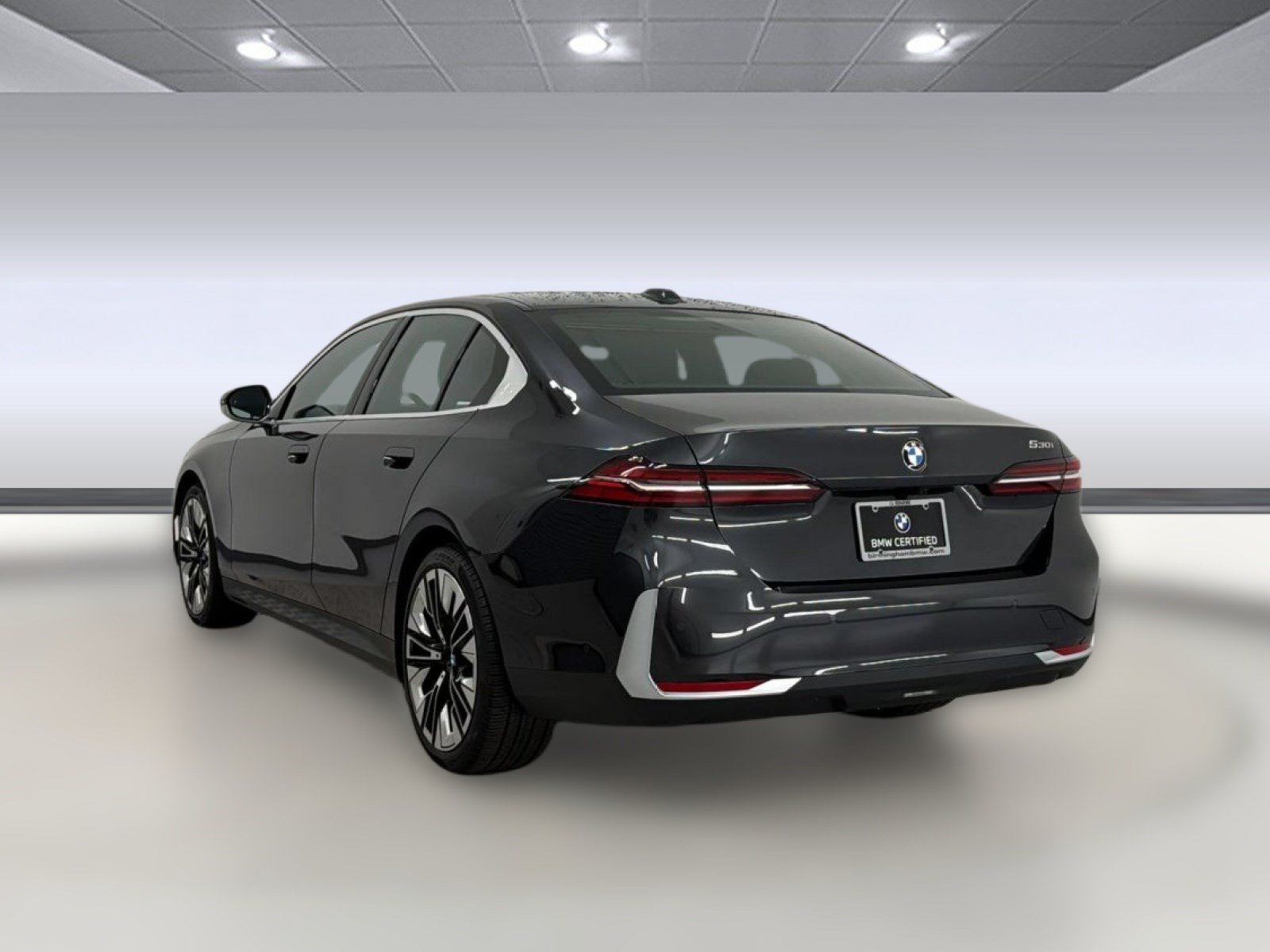 Certified 2026 BMW 530i RWD image 3