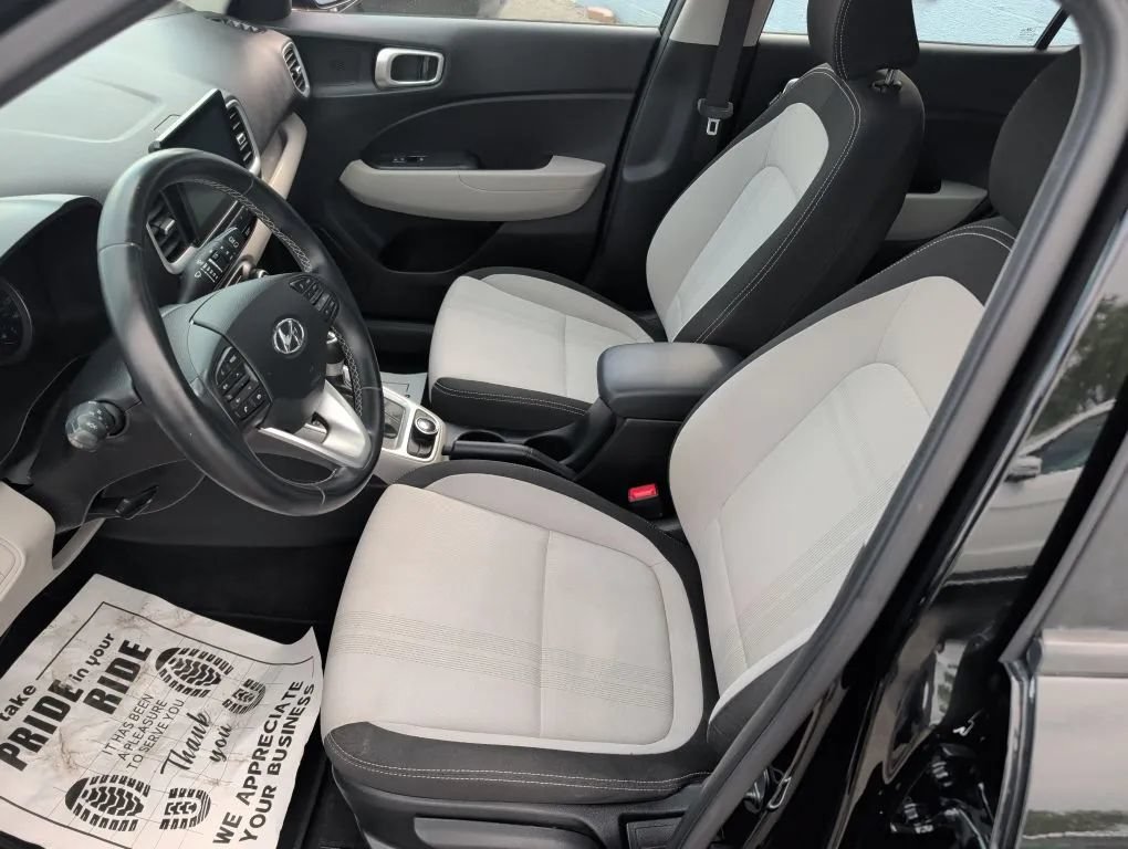 Used 2022 Hyundai Venue SEL FWD image 23