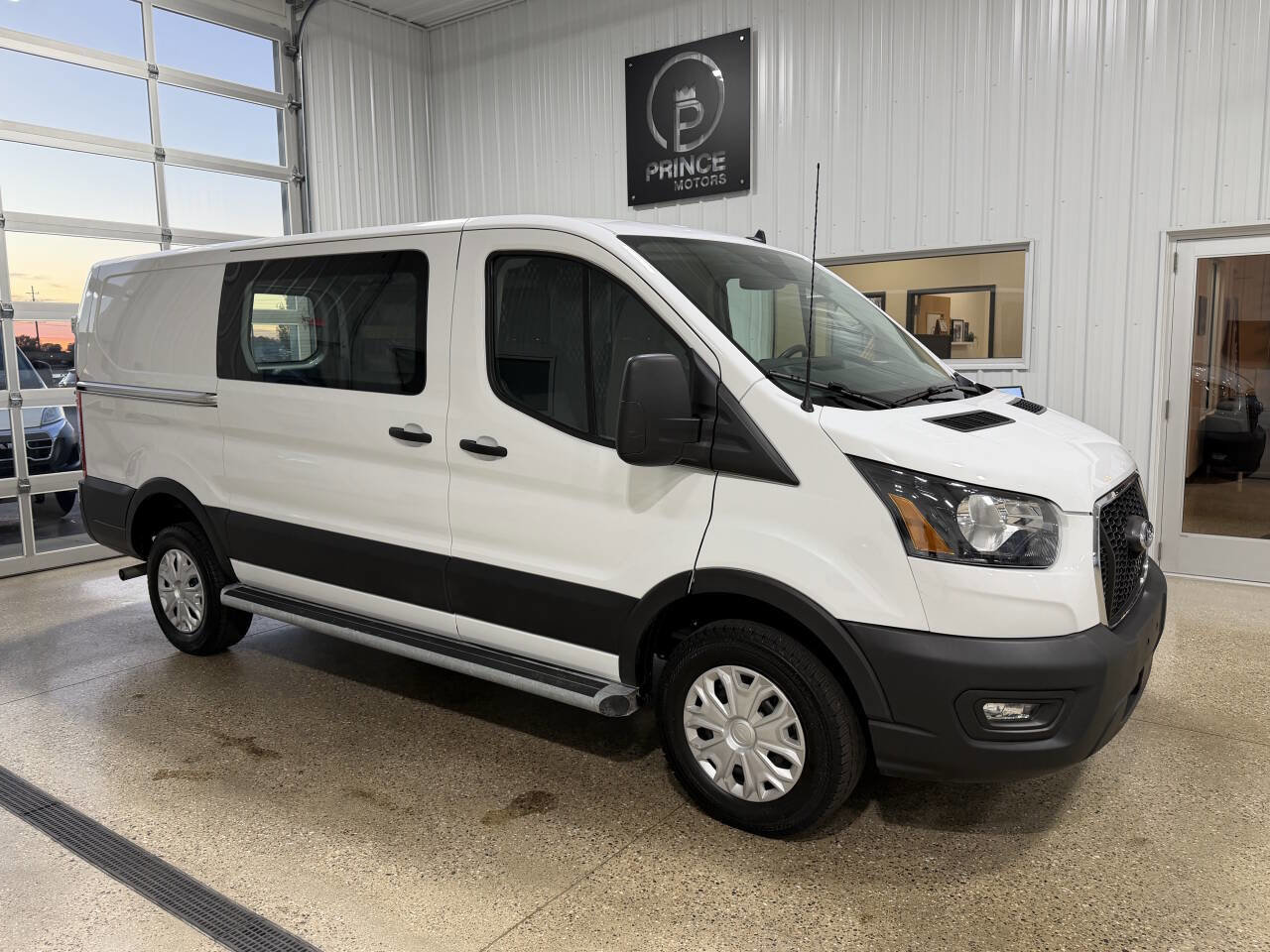 Used 2024 Ford Transit 250 Low Roof w/ Exterior Upgrade Package image 43