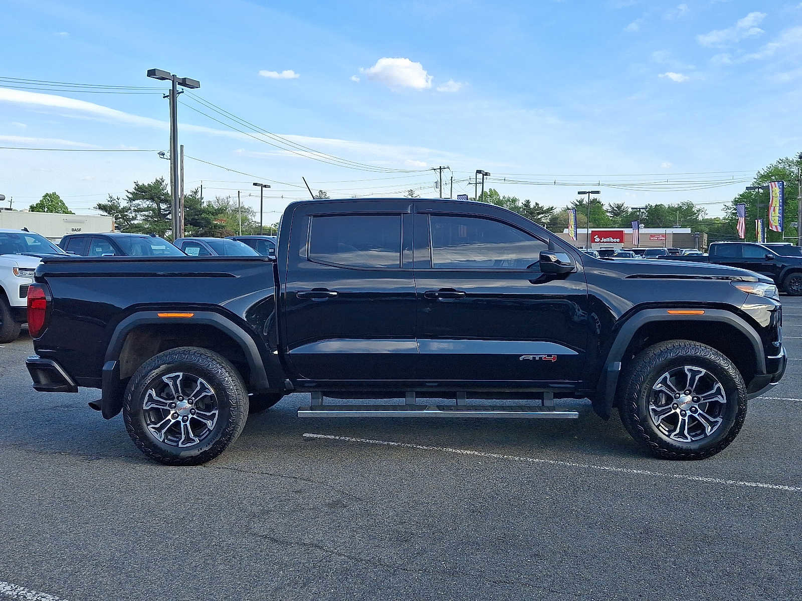 Used 2023 GMC Canyon AT4 AWD/4WD image 8