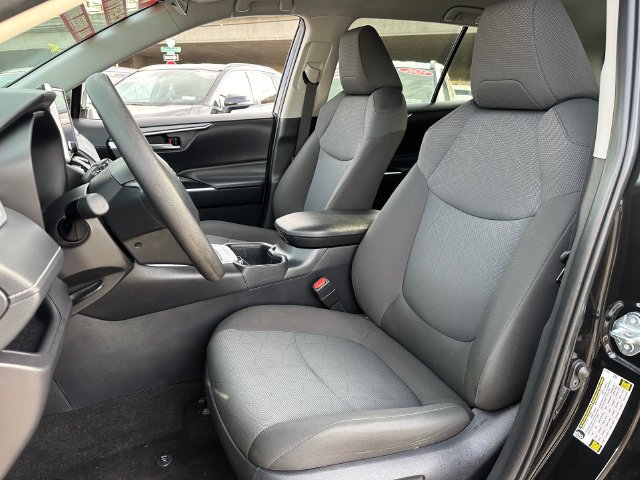Certified 2025 Toyota RAV4 XLE AWD/4WD image 9